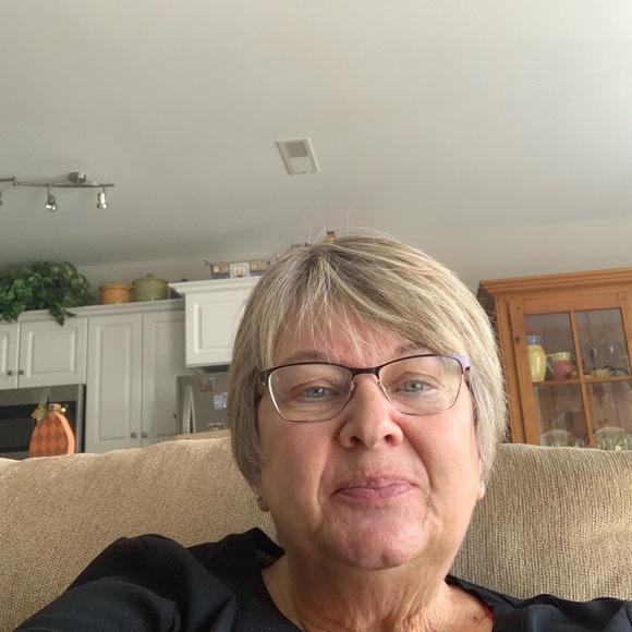 Meet your Posher, Pamela - Picture 1 of 1